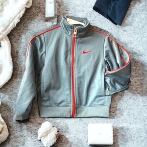 ✨BOYS NIKE JACKET✨